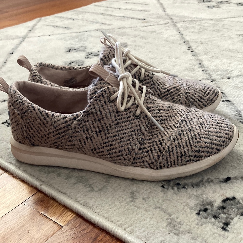 Toms Women's Sneakers in Black and Cream